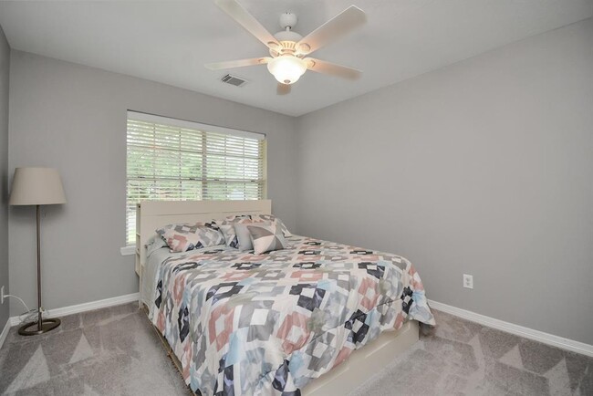 Building Photo - 2322 Lord Nelson Dr