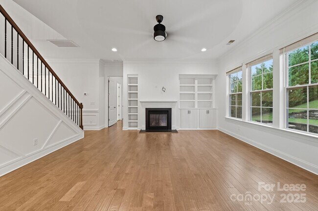 Building Photo - 425 Cassia Ct