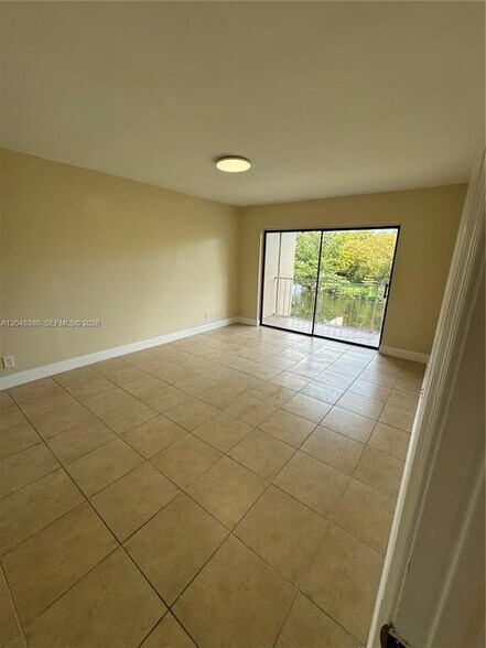 Building Photo - 3167 Coral Springs Dr