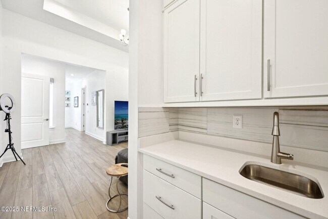 Building Photo - 210 Terra Oaks Dr