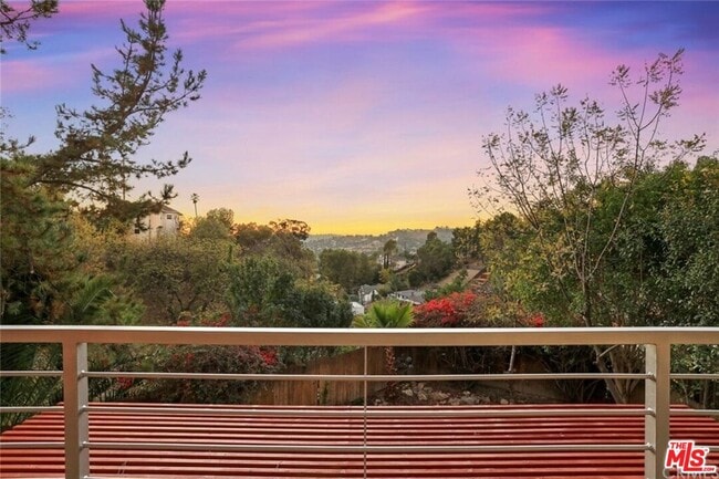 Building Photo - 728 Montecito Dr