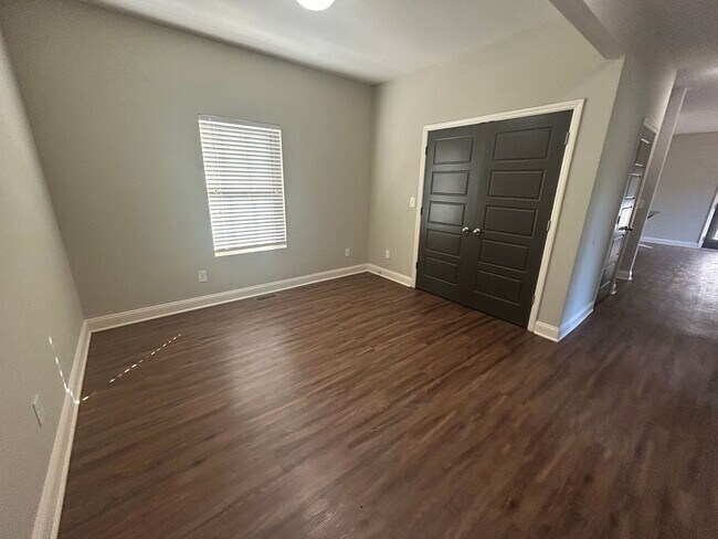 Building Photo - PRE-LEASING FOR AUGUST 2026!