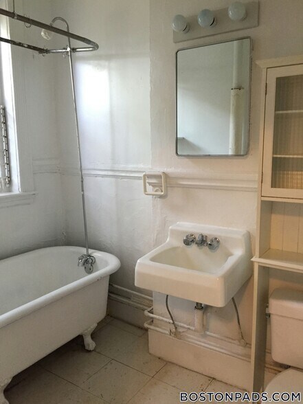 Building Photo - 1334 Commonwealth Avenue