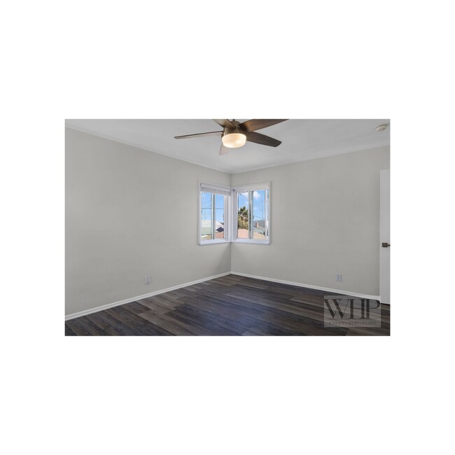 Building Photo - 6258 S Fairfax Ave