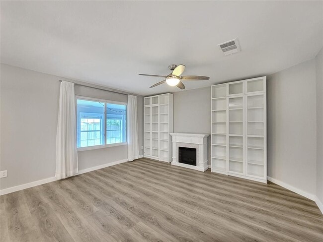 Building Photo - 804 Kavanagh Dr