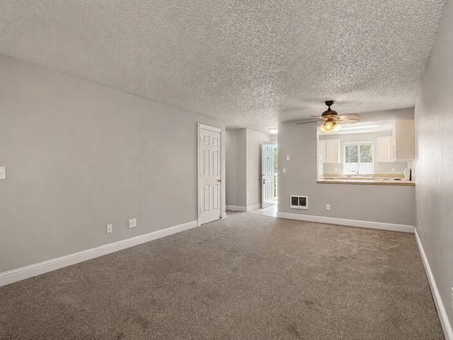 Building Photo - 13216 NE Salmon Creek Ave