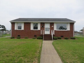 Building Photo - Colonial Heights Virginia