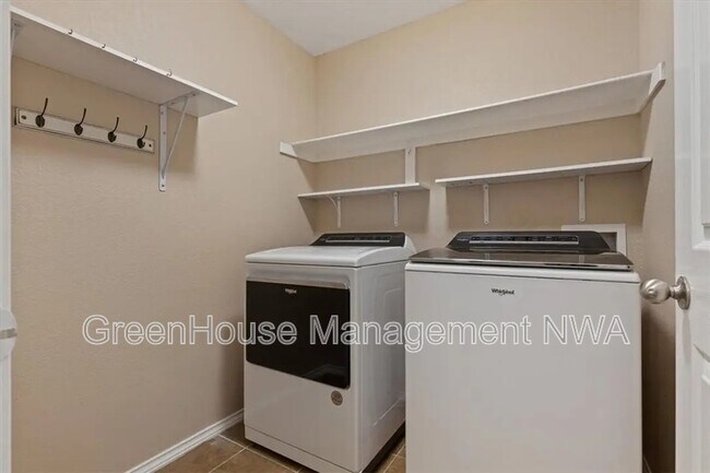 Building Photo - 2705 SW Greensprings Rd