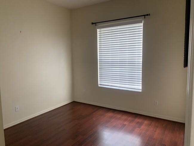 Building Photo - 3741 Woodleaf Ct