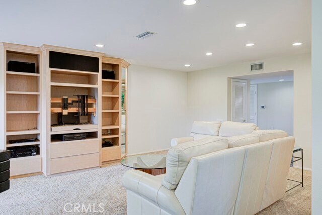 Building Photo - 5089 Ovalo