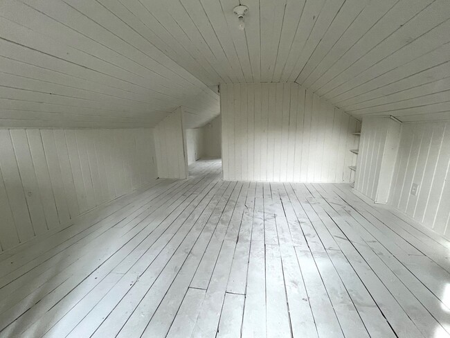 Building Photo - Great 2 Bed 1 Bath Home near MTSU!