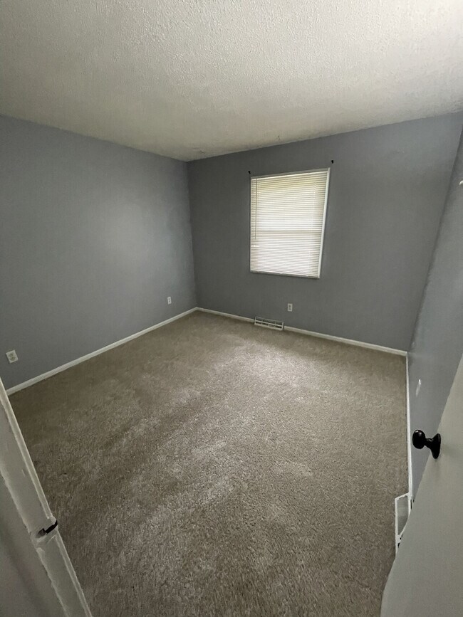 Building Photo - Woodward Duplex