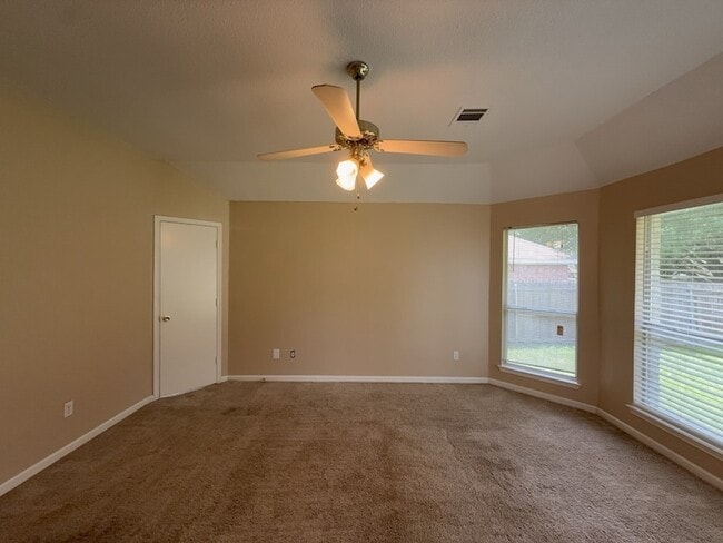 Building Photo - 317 Oak Meadow Ln