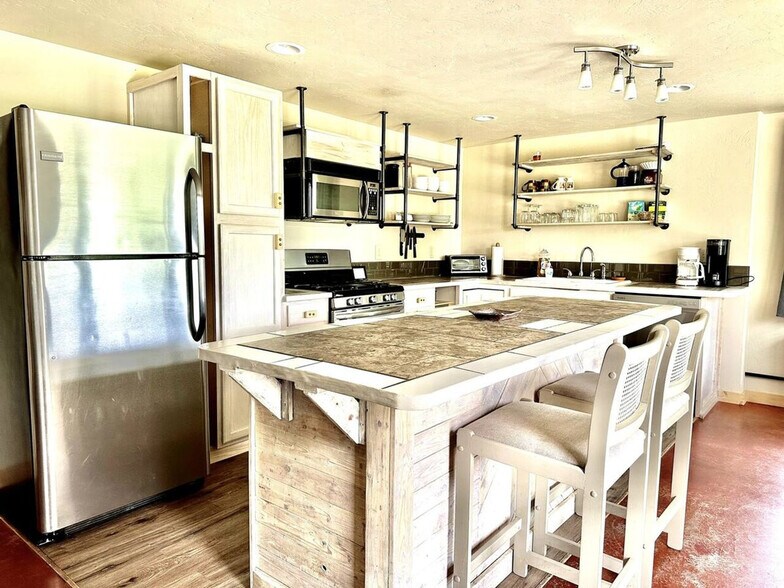 Building Photo - 783 MT-2