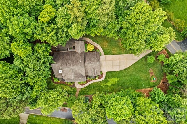Building Photo - 8994 Azalea Rd