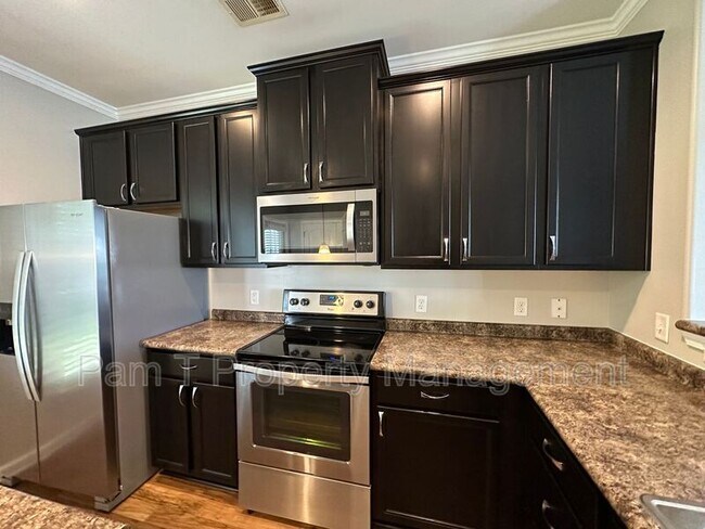 Building Photo - 106 Sonata Cir