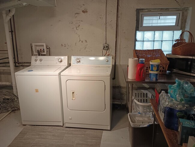 Building Photo - 3612 S Emerald Ave