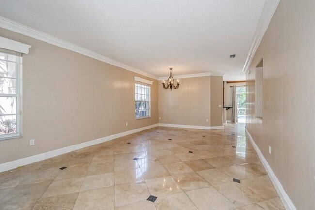 Building Photo - 5315 NW 126th Dr