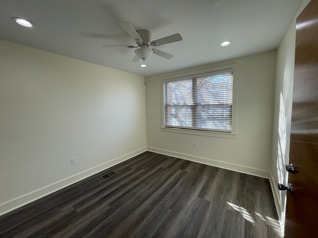 Building Photo - Gorgeous Old Metairie 2 Bed/1Bath Renovation, steps from Metairie Road! Parking spot included!