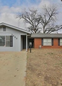 Building Photo - 3880 N 9th St