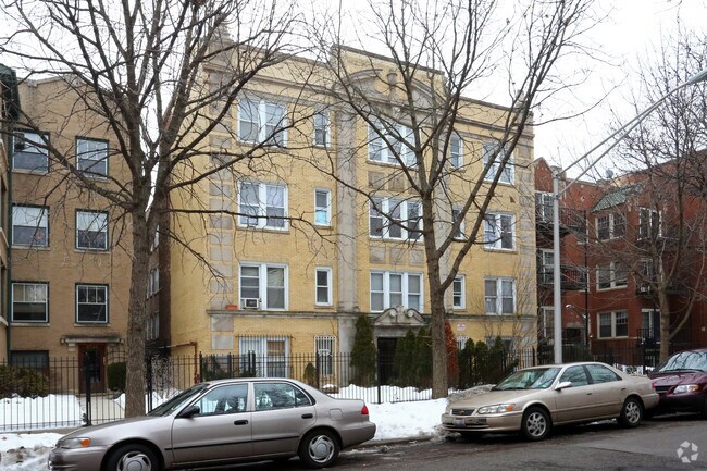 Primary Photo - 4735-4737 N Malden St