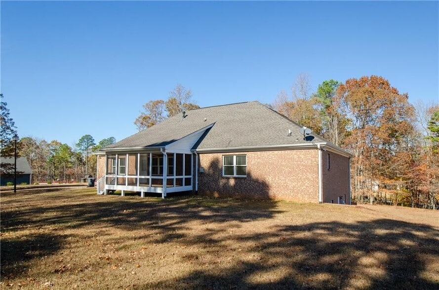 Building Photo - 3950 Chattahoochee Rd