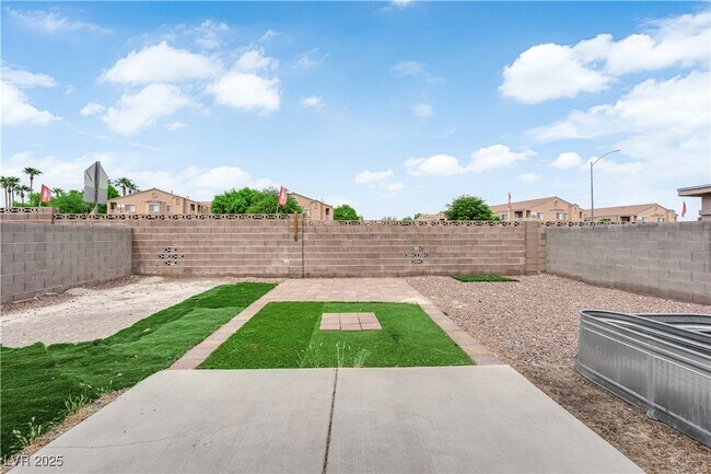 Building Photo - 340 Rancho Del Norte Dr