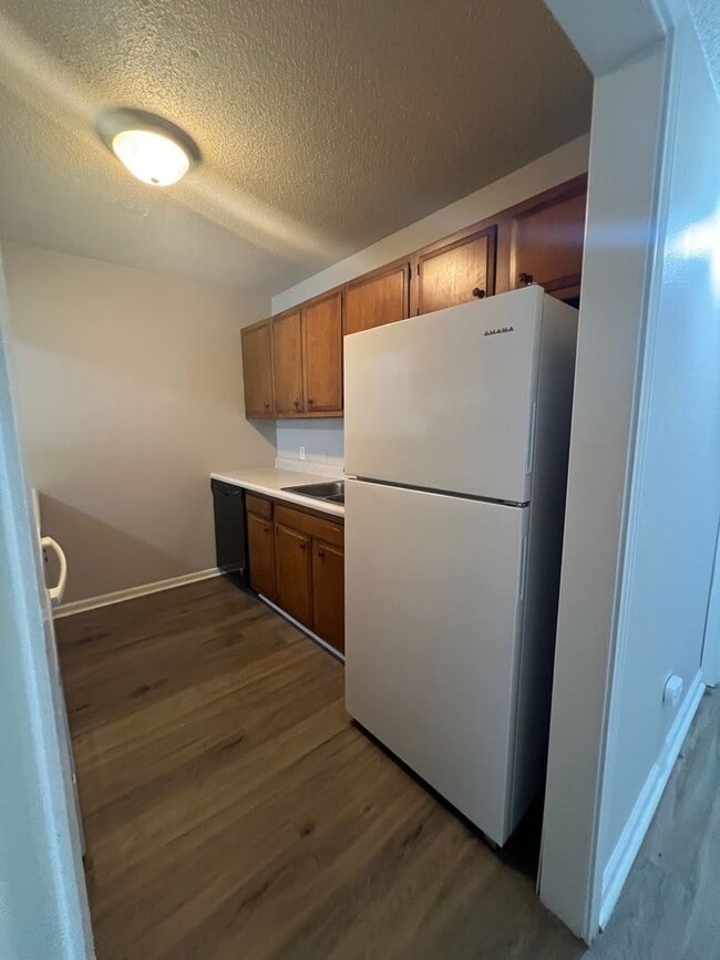 Building Photo - 1 Bed / 1 Bath Apartment