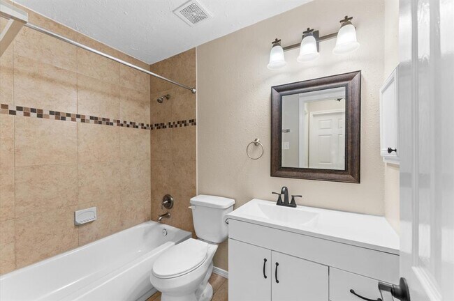 Building Photo - 418 Ironbark Dr