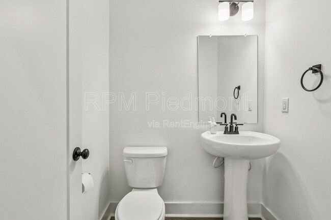 Building Photo - 3371 Macaiva Aly
