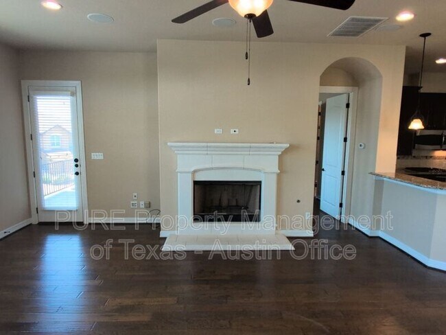 Building Photo - 325 Lombardia Dr