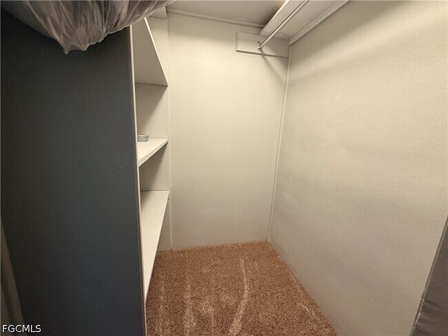 Building Photo - 1608 SE 28th Terrace