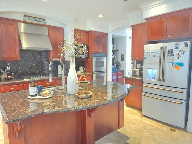Building Photo - Large 4 Bedroom Home in Rolling Hills Ranch!