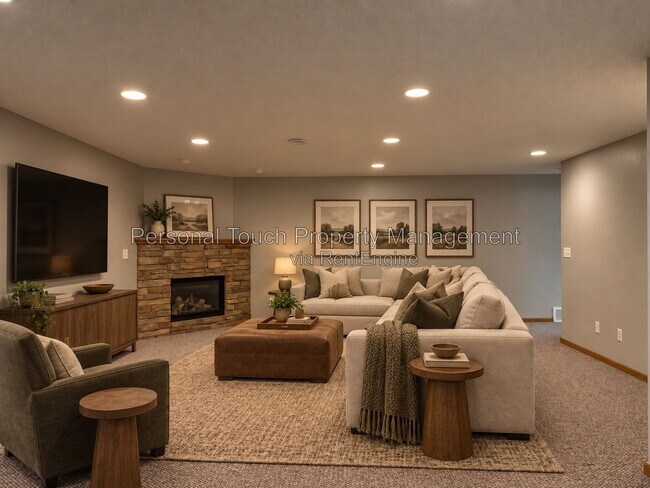 Building Photo - 3539 Woodbury Ct S