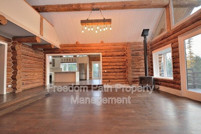 Building Photo - 480 Sunnyside Ridge Rd