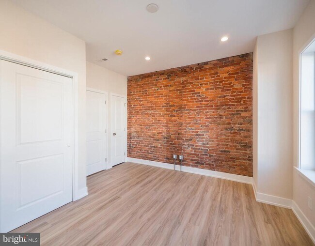 Building Photo - 1409 S Etting St