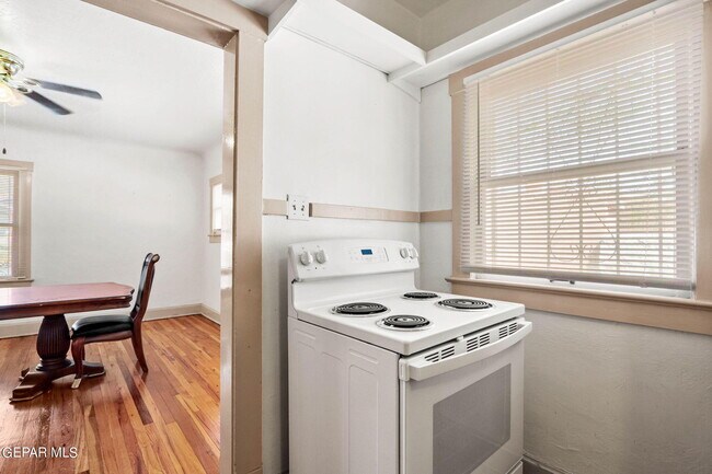 Building Photo - 2709 N Florence St