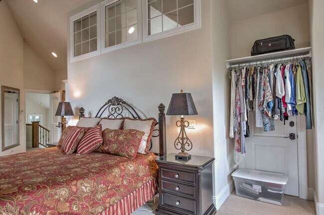 Building Photo - Winter Rental