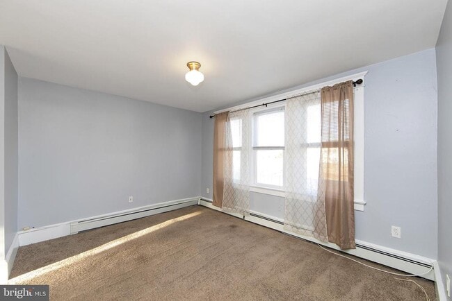 Building Photo - 11 Church St