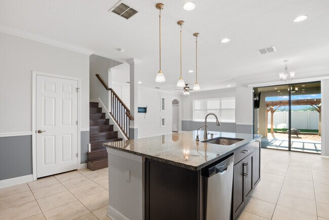 Building Photo - BEUATIFUL Home For Rent in South Cove!