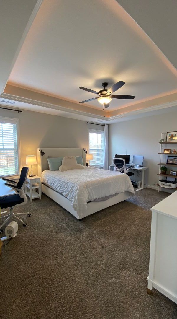 Building Photo - 3 bedroom 2 bathroom house with fenced in yard