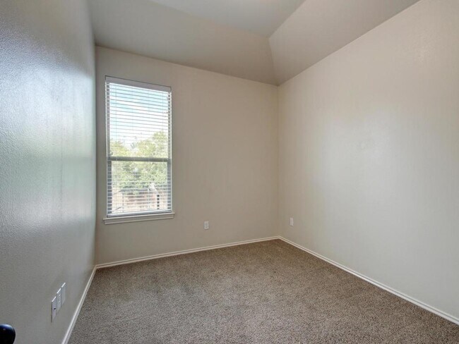 Building Photo - 1520 Muirfield Bend Dr
