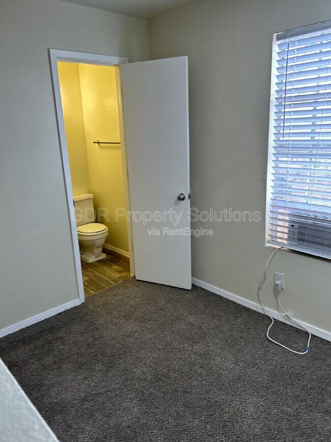 Building Photo - 401 14th St NW