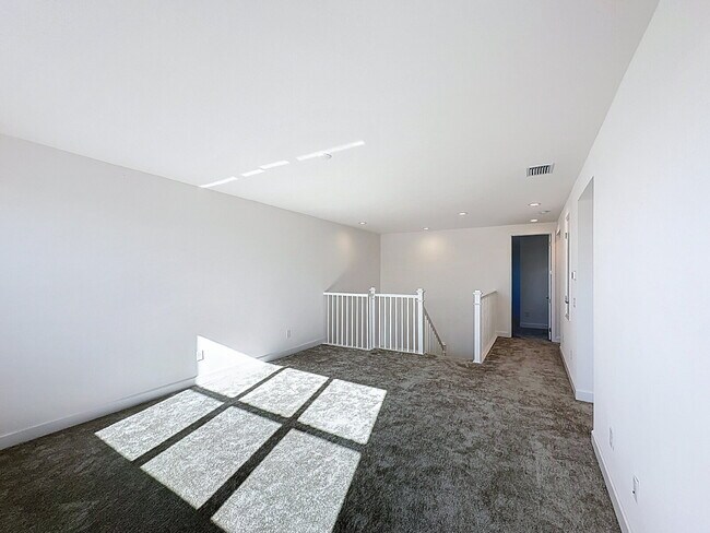 Building Photo - 32801 Tree of Life Ave