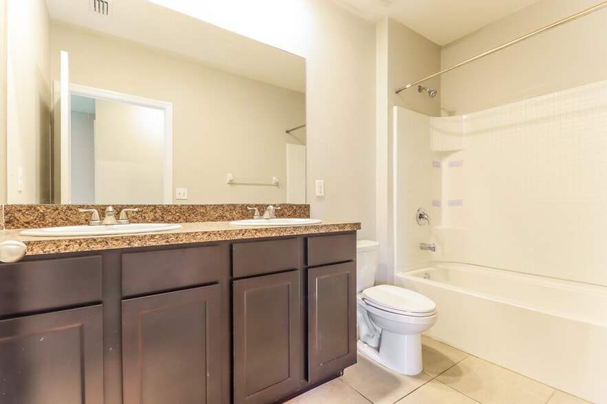 Building Photo - 10988 Carlton Fields Dr