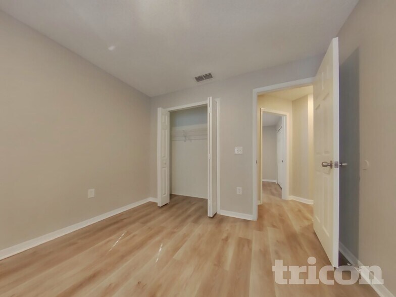 Building Photo - 2009 Kiwi Trail