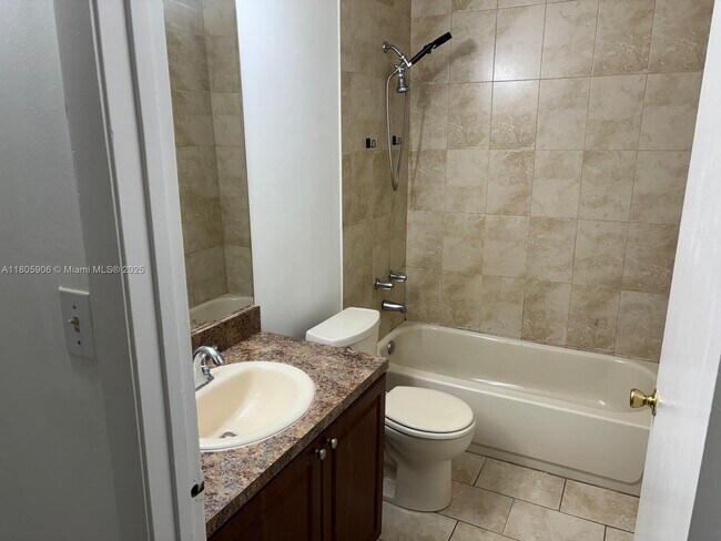 Building Photo - 620 Cypress Club Way