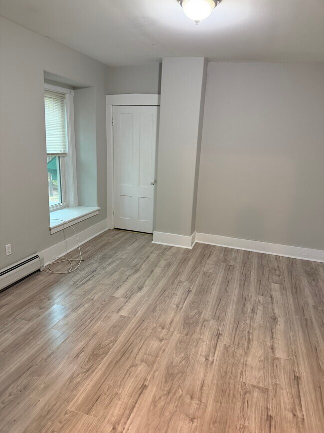 Living room - 60 Summer St