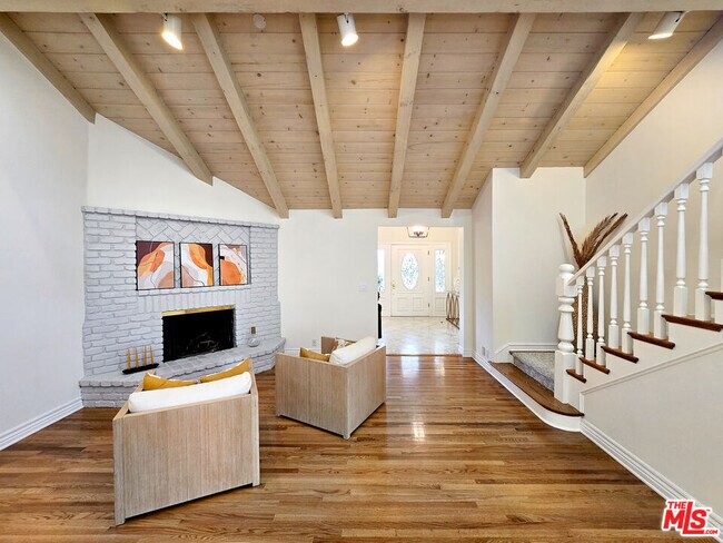 Building Photo - 3690 Crownridge Dr