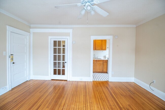 Building Photo - 1531 N Washington St